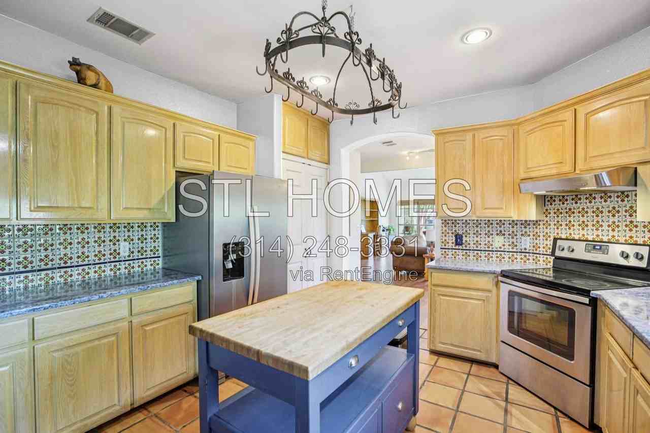 7 Woodview Ct - Photo 6 of 13