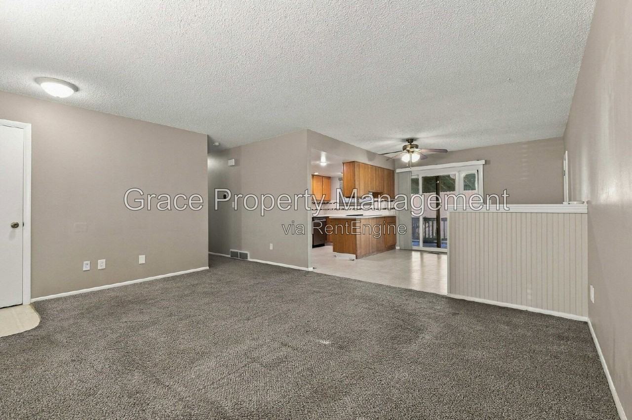 13565 Decatur Ct - Photo 4 of 21