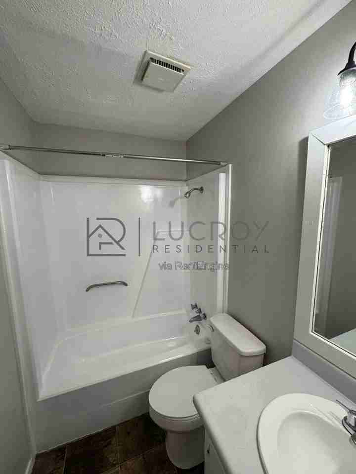 327 Grover Cleveland Cir - Photo 7 of 11