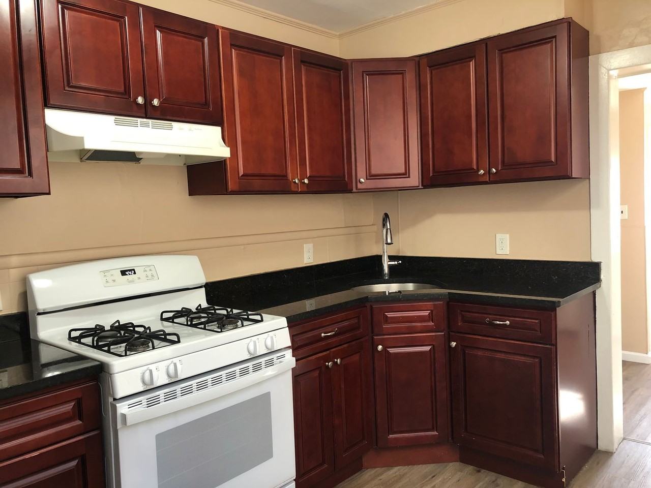 755 Beatty St - Photo 3 of 15