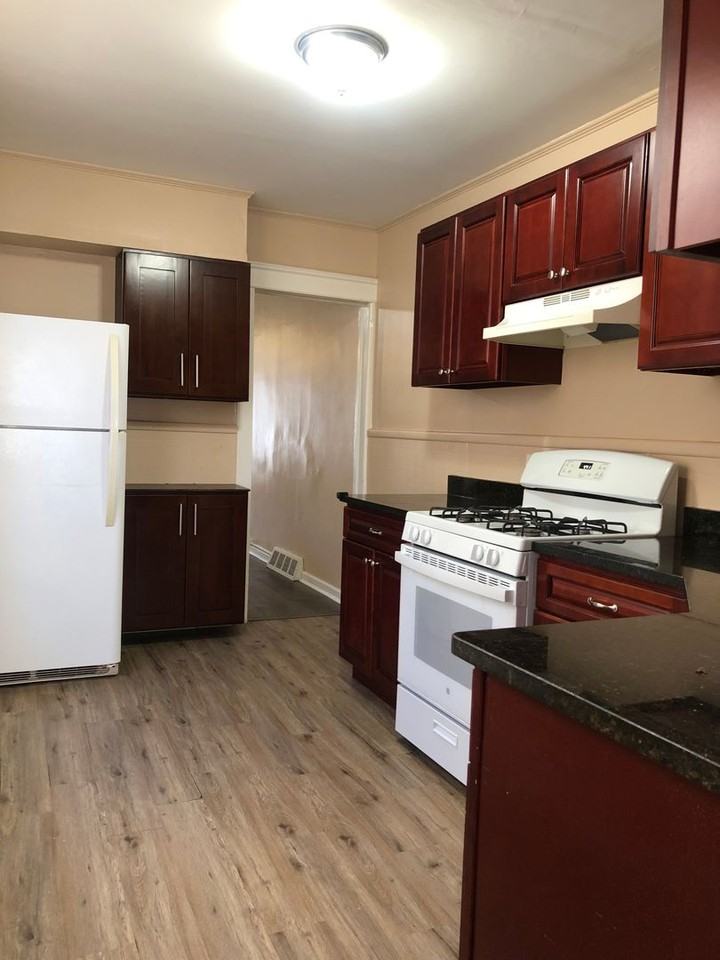 755 Beatty St - Photo 4 of 15