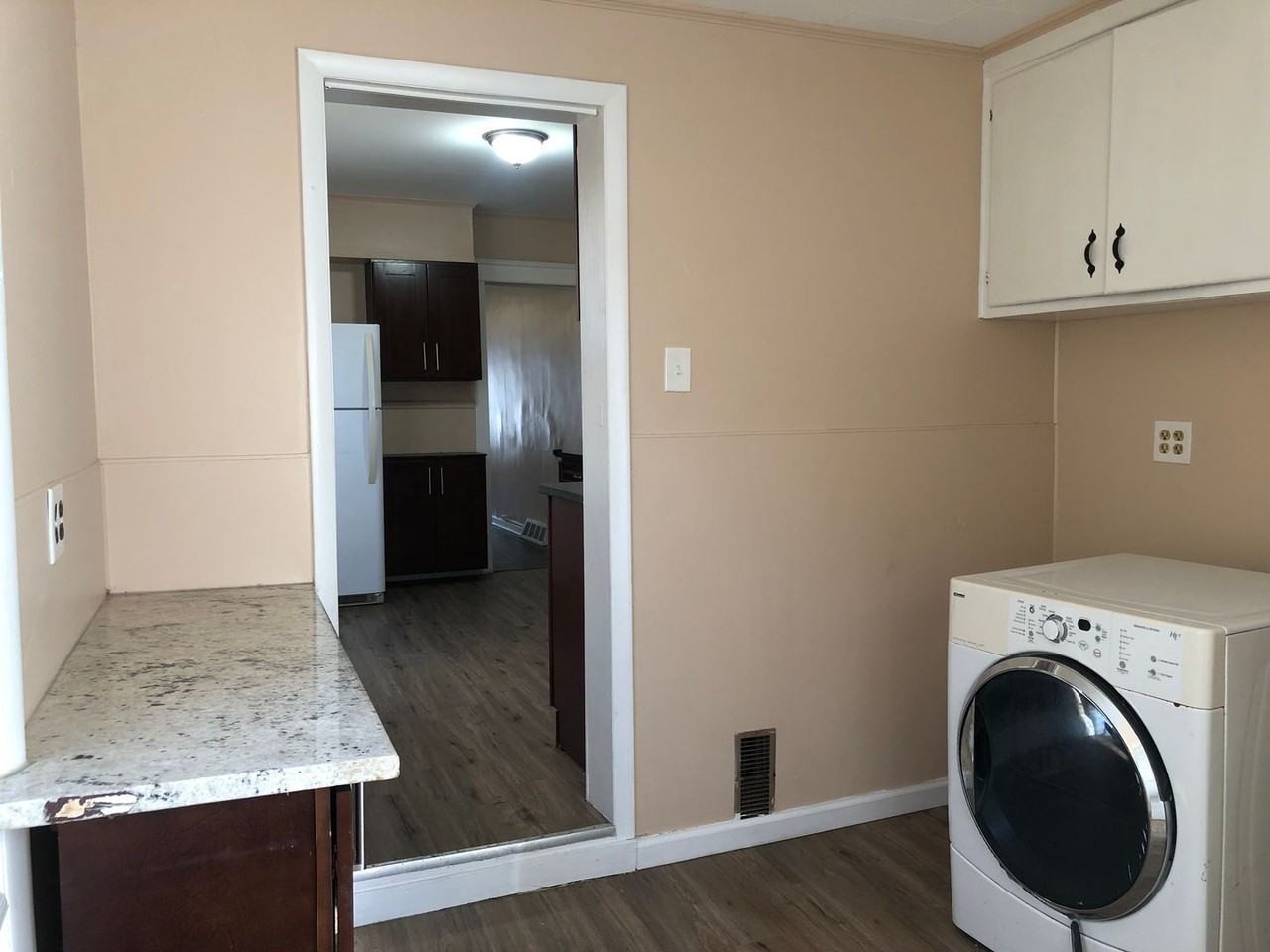 755 Beatty St - Photo 6 of 15