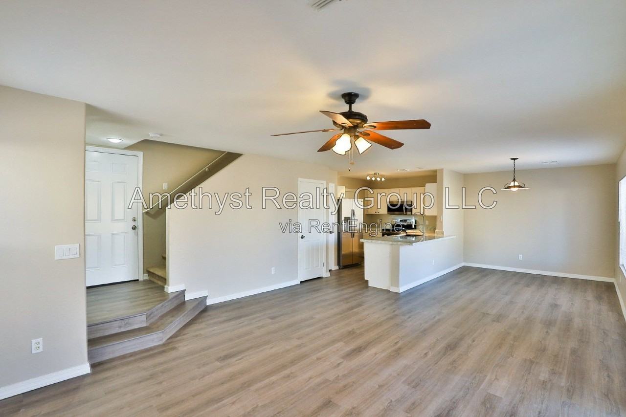 11706 W Sunnyside Dr - Photo 4 of 26