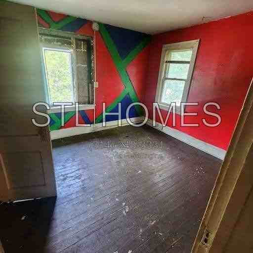 912 Slosson St - Photo 3 of 5