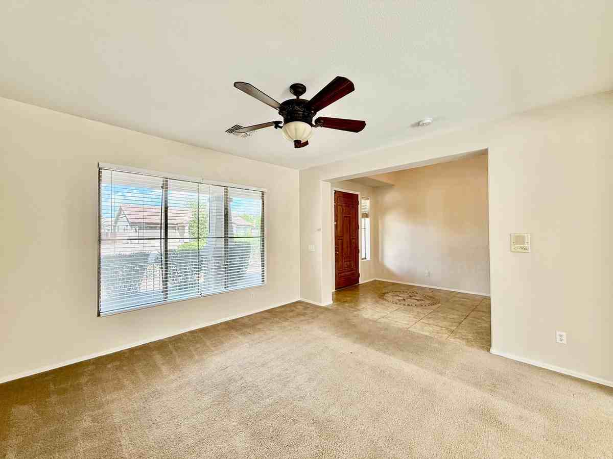 18813 E Arrowhead Trl - Photo 5 of 37