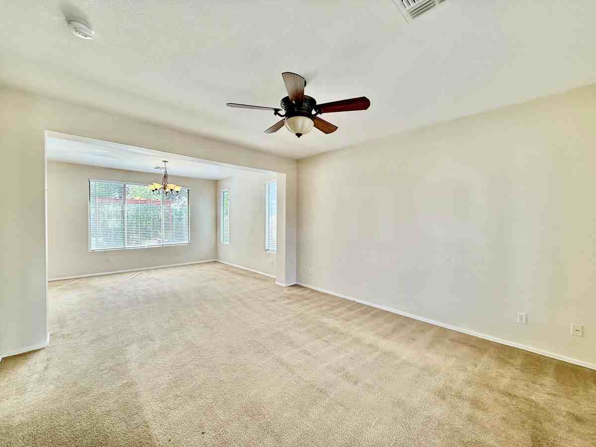 18813 E Arrowhead Trl - Photo 6 of 37