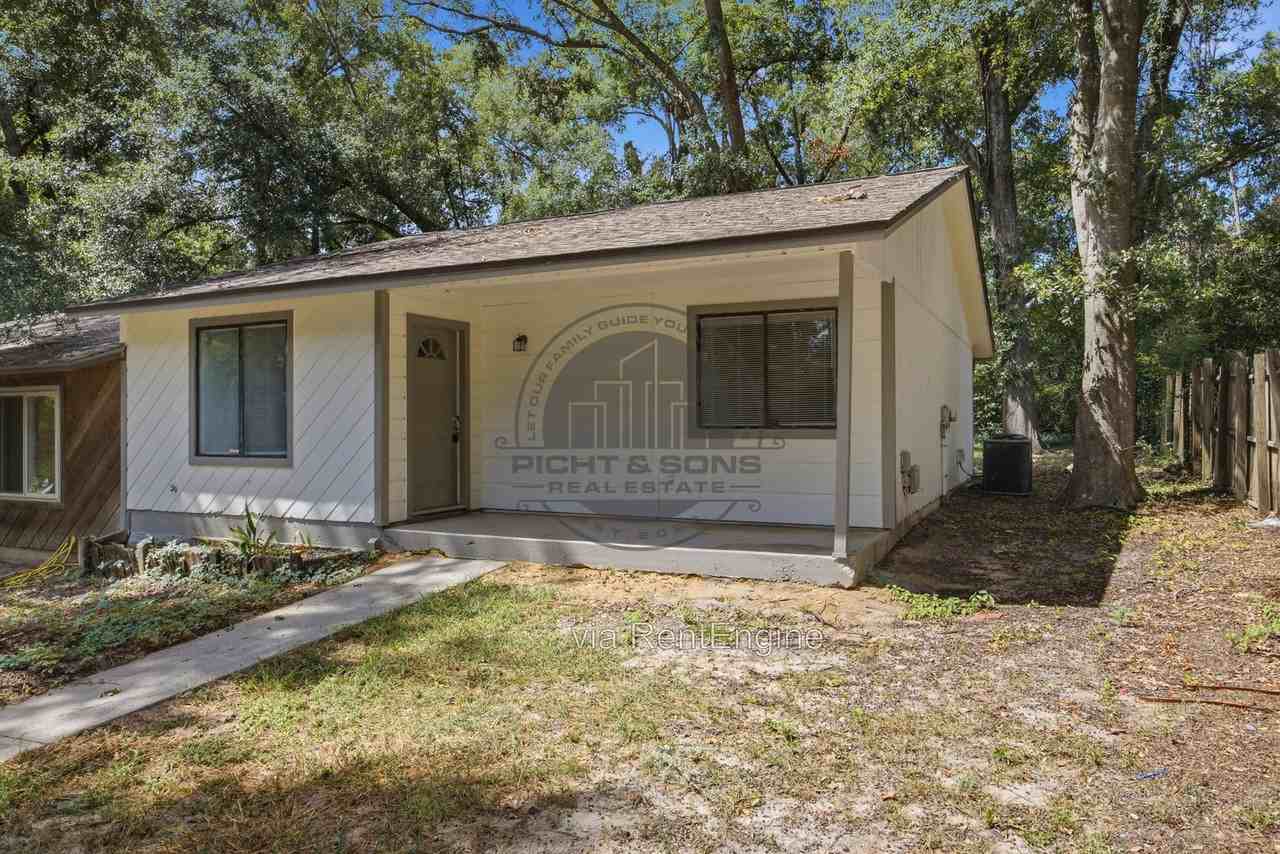 1824 Seay Ct - Photo 2 of 16