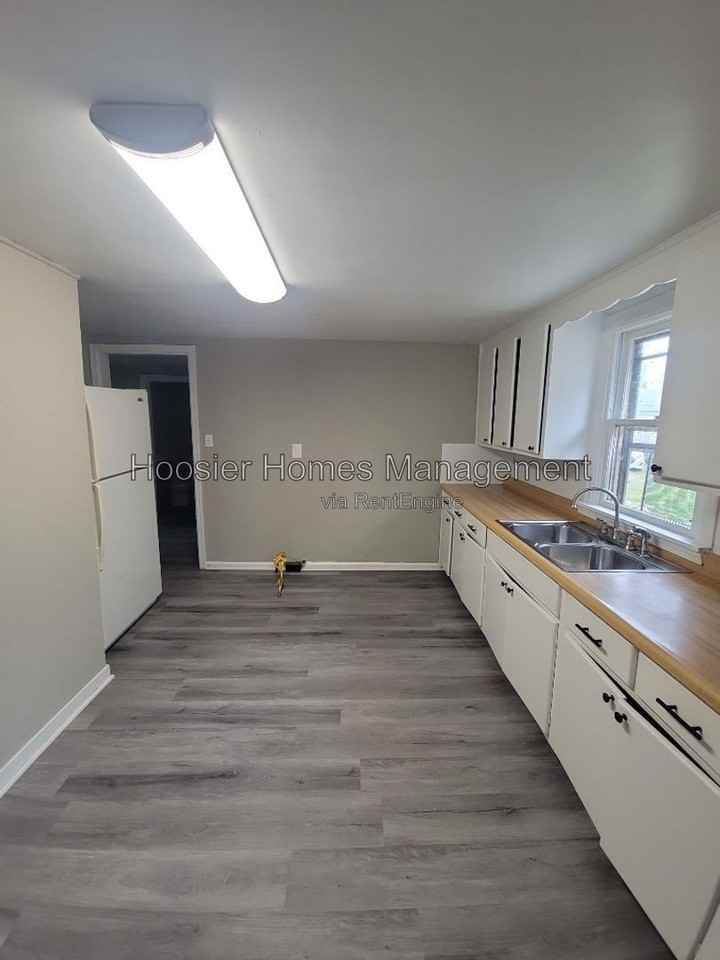 832 Waldemere Ave #1 - Photo 3 of 12