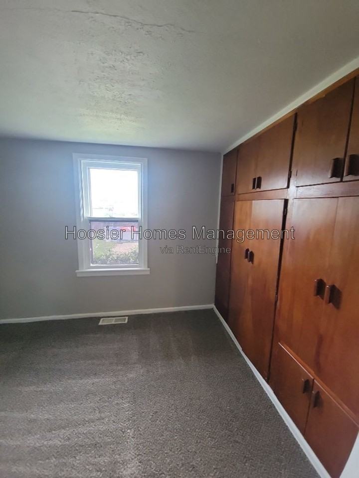 832 Waldemere Ave #1 - Photo 7 of 12