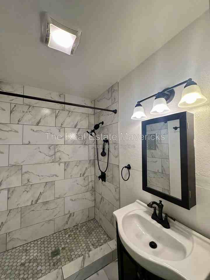 575 Gaut St Se - Photo 7 of 13