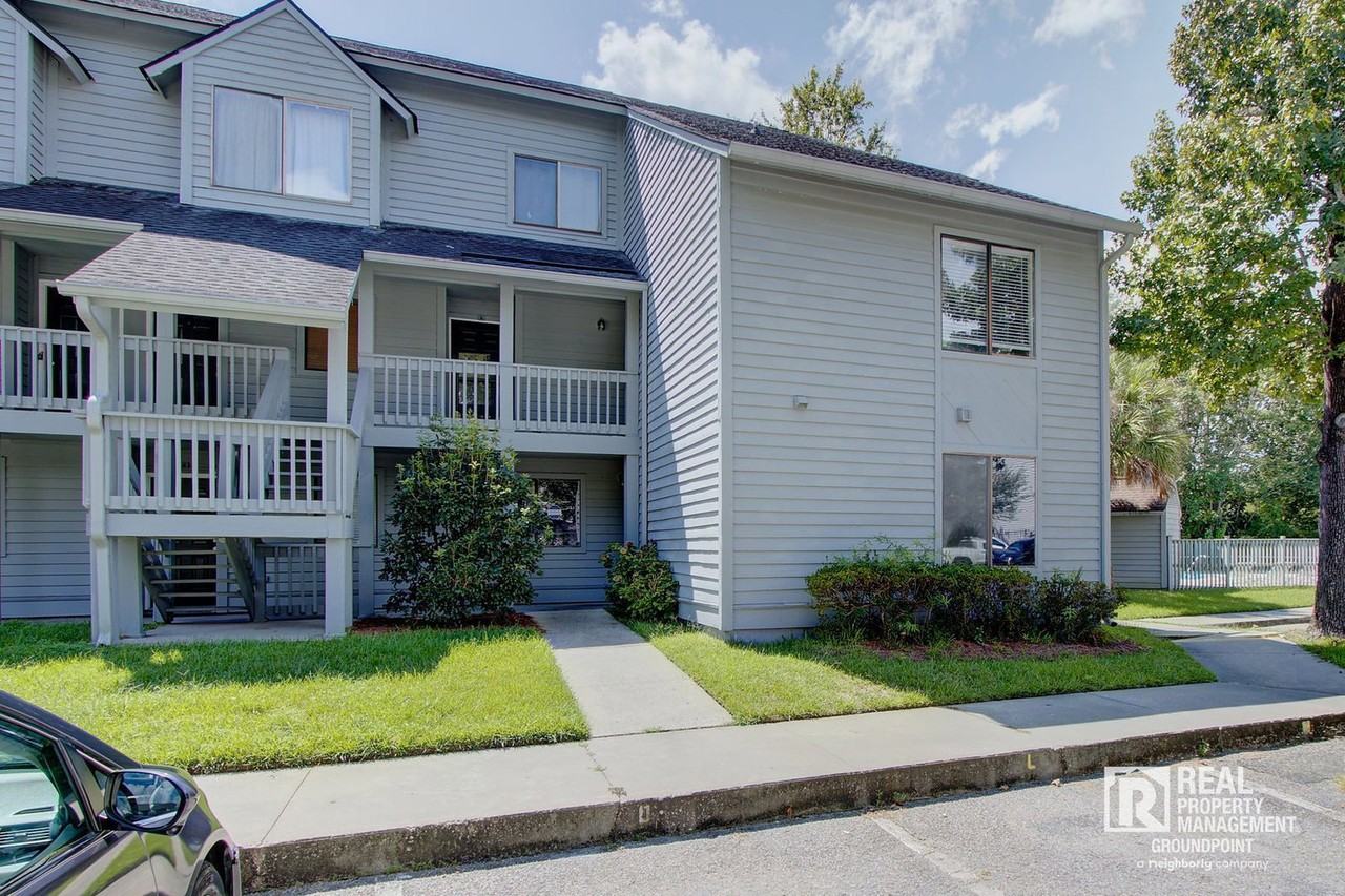 8471 Yadkin Cir #L - Photo 2 of 32