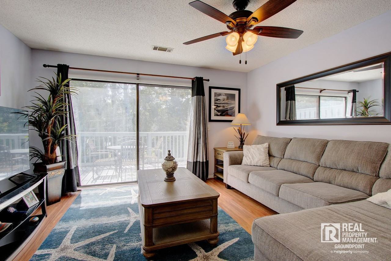 8471 Yadkin Cir #L - Photo 5 of 32