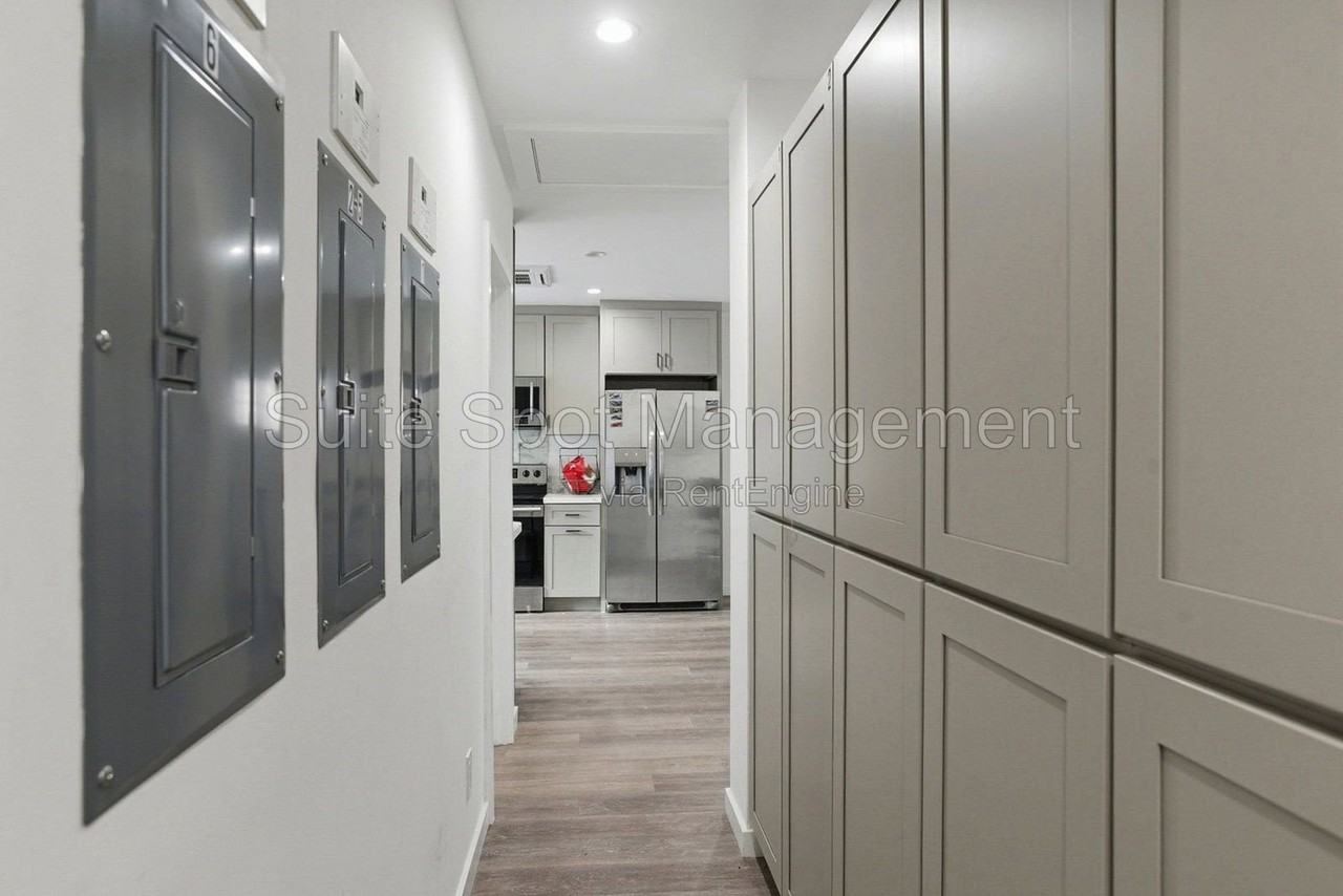 1409 Jefferson Ave #A4 - Photo 6 of 8
