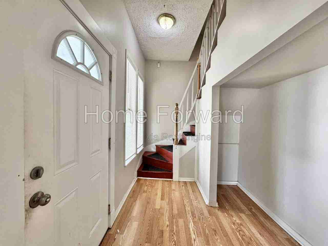 116 Hagerman Ct - Photo 3 of 19