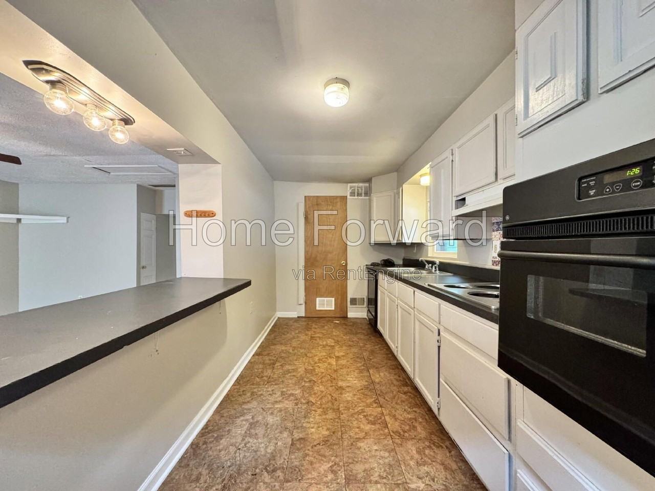 116 Hagerman Ct - Photo 5 of 19