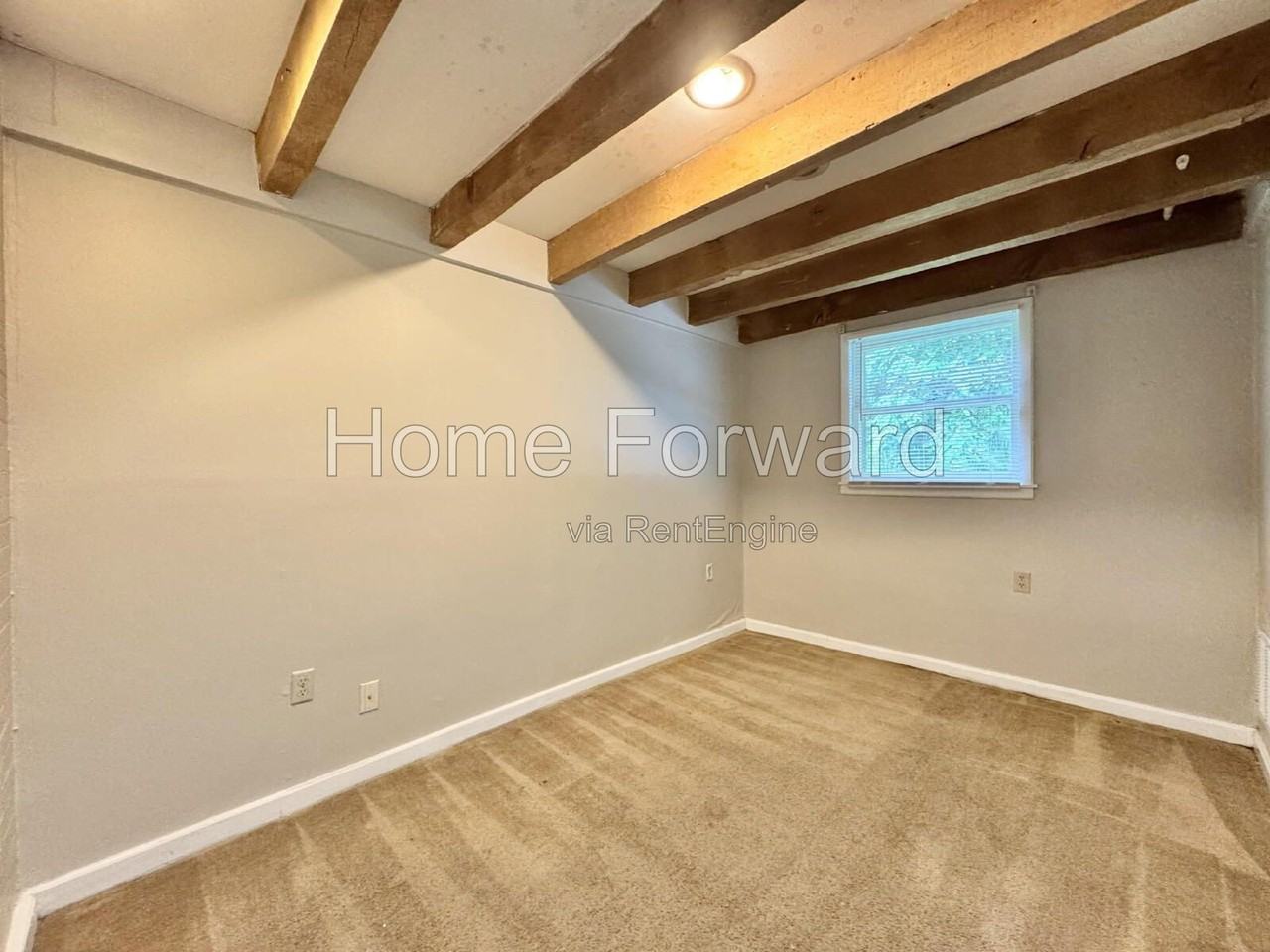 116 Hagerman Ct - Photo 7 of 19