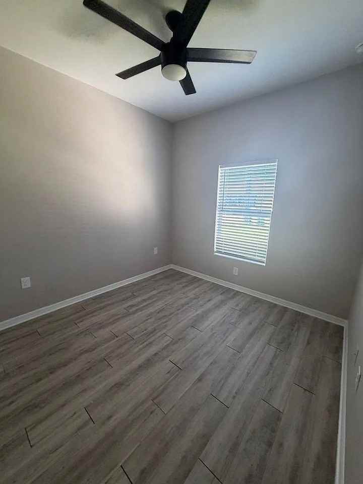 8432 Agate St - Photo 3 of 15