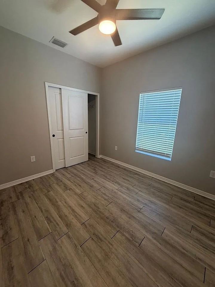 8432 Agate St - Photo 5 of 15