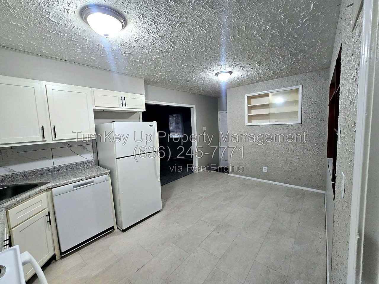 1012 Forestwood Dr - Photo 3 of 18