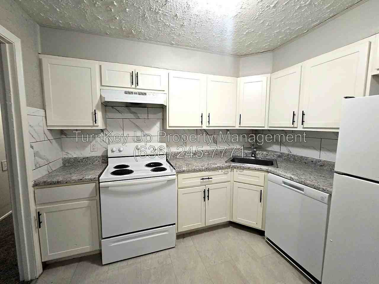 1012 Forestwood Dr - Photo 4 of 18
