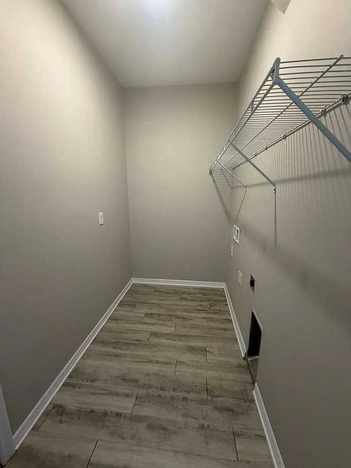 8434 Agate St - Photo 2 of 14