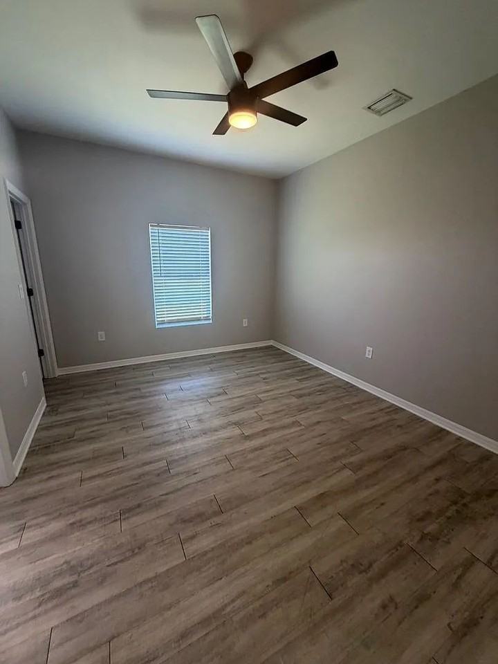 8434 Agate St - Photo 7 of 14