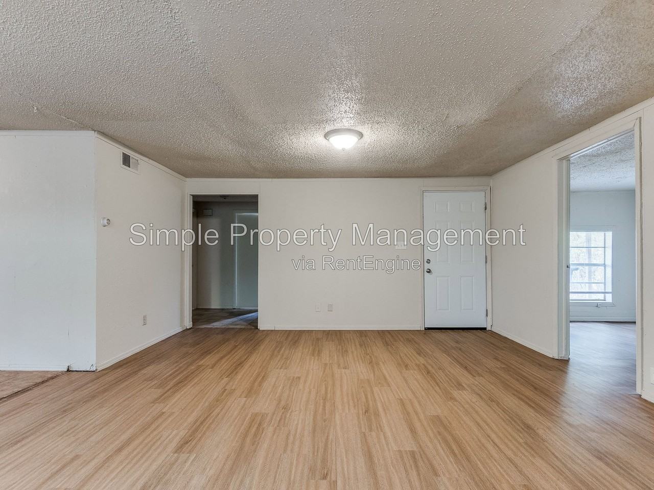 4012 Parkwoods Ln - Photo 6 of 23
