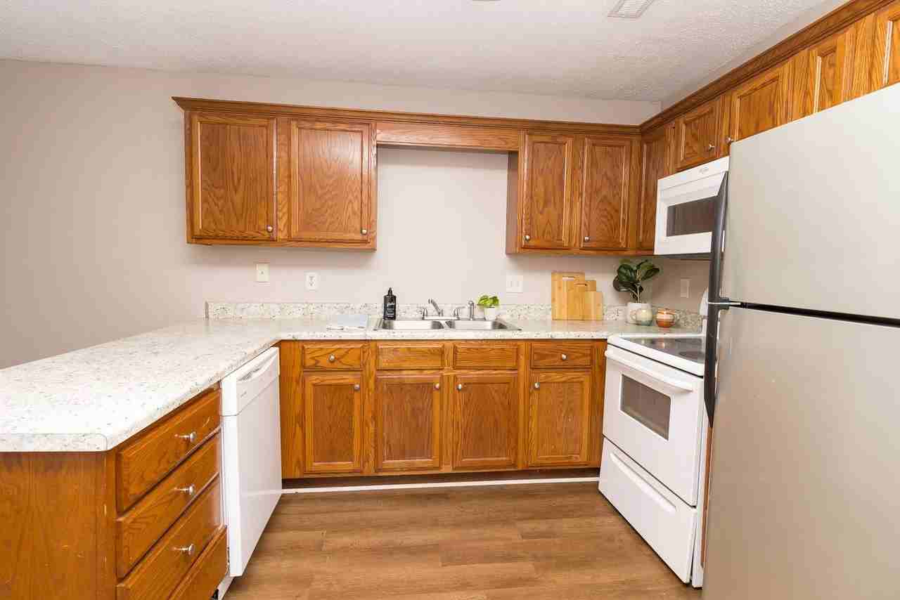11 Alice Ln #11 - Photo 2 of 14