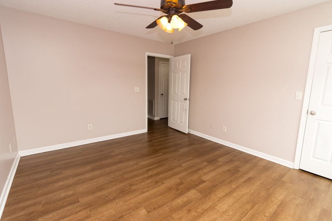11 Alice Ln #11 - Photo 7 of 14
