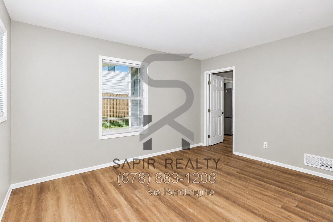 5213 Heather Ln - Photo 2 of 16