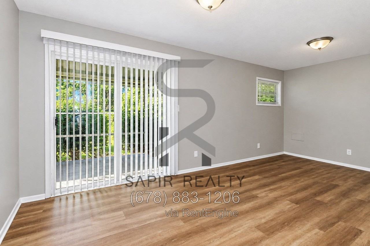 5213 Heather Ln - Photo 3 of 16
