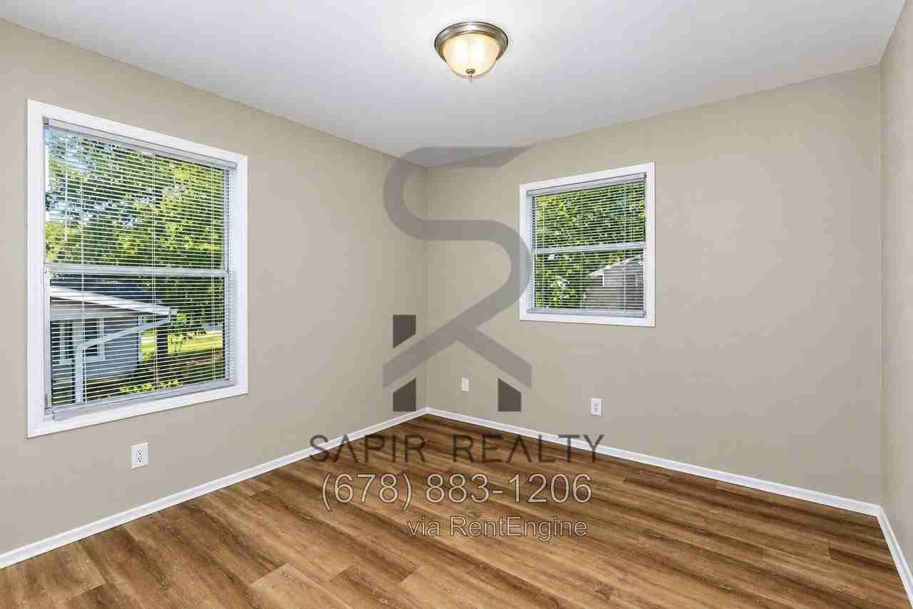 5213 Heather Ln - Photo 6 of 16
