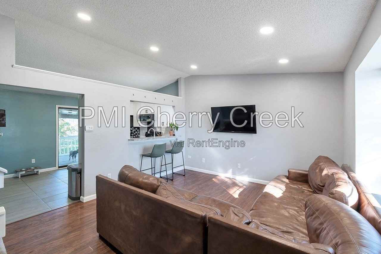 4891 S Holland Ct - Photo 2 of 10