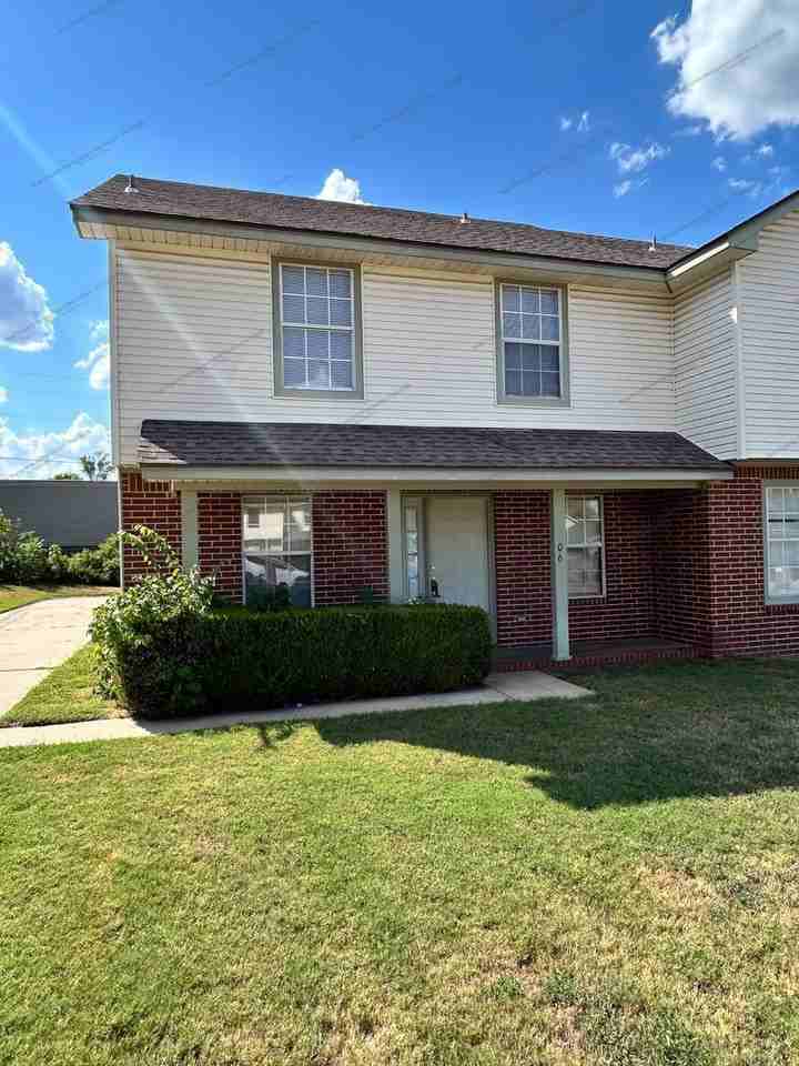 1206 S 41st Cir - Photo 2 of 27