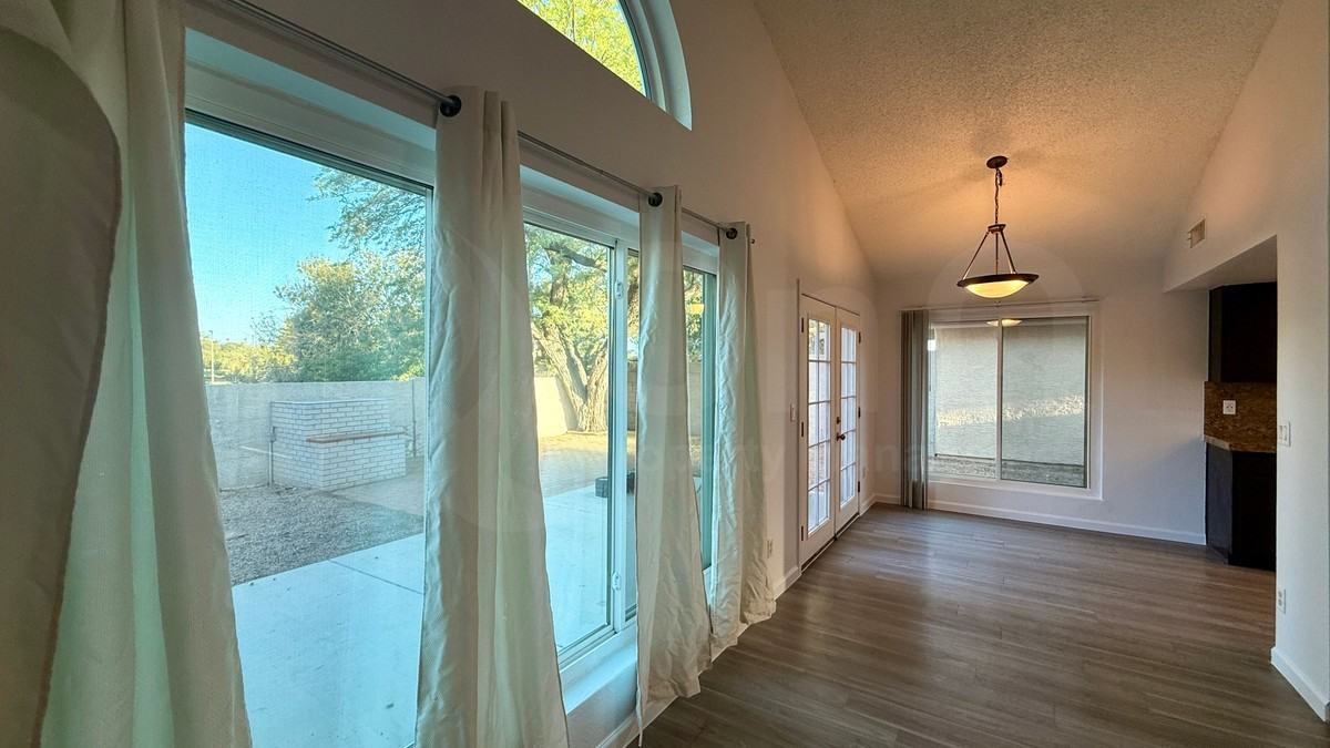 1506 N Central Dr - Photo 3 of 19