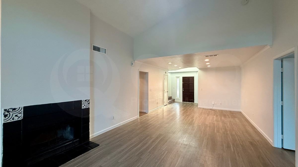 1506 N Central Dr - Photo 4 of 19