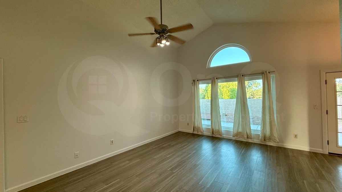 1506 N Central Dr - Photo 5 of 19