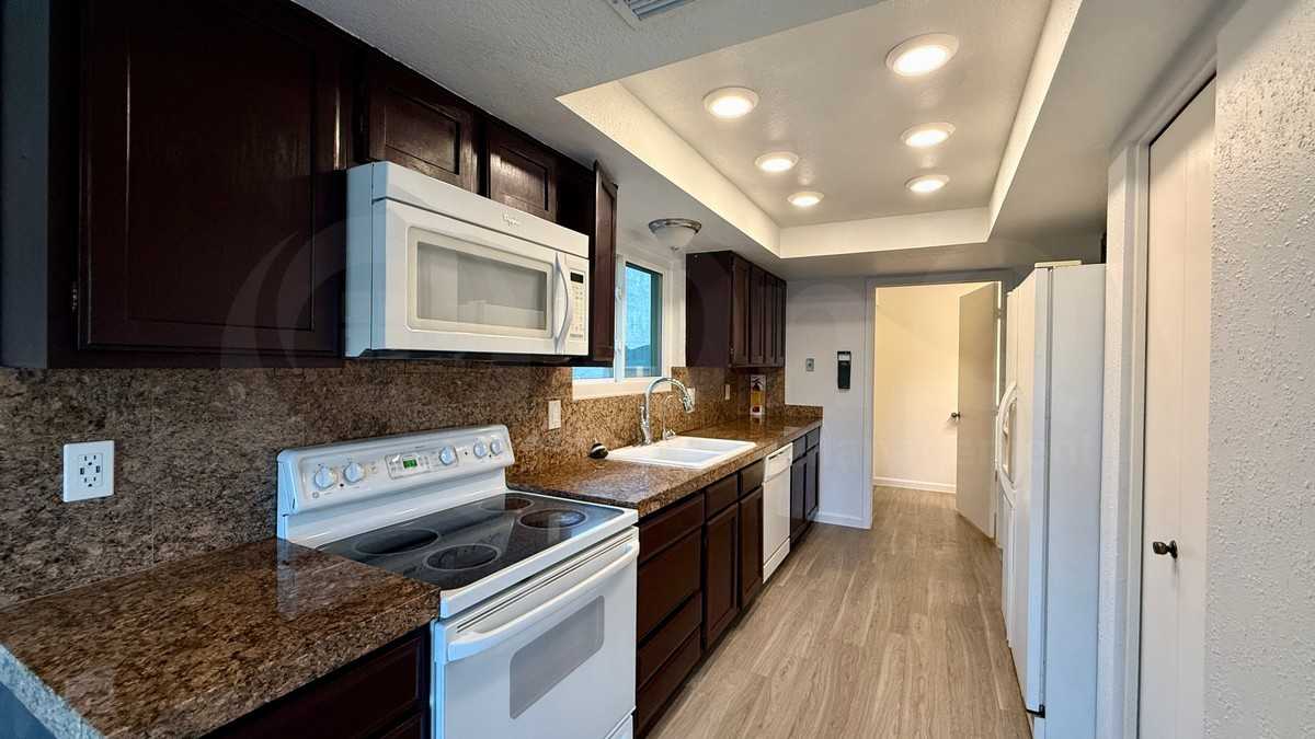 1506 N Central Dr - Photo 7 of 19