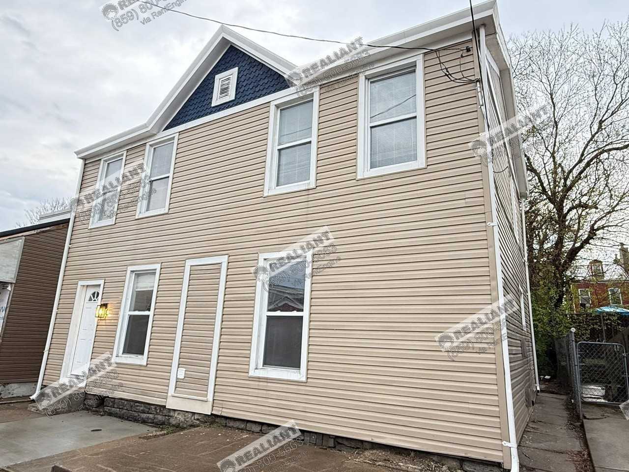 939 Putnam St - Photo 2 of 21