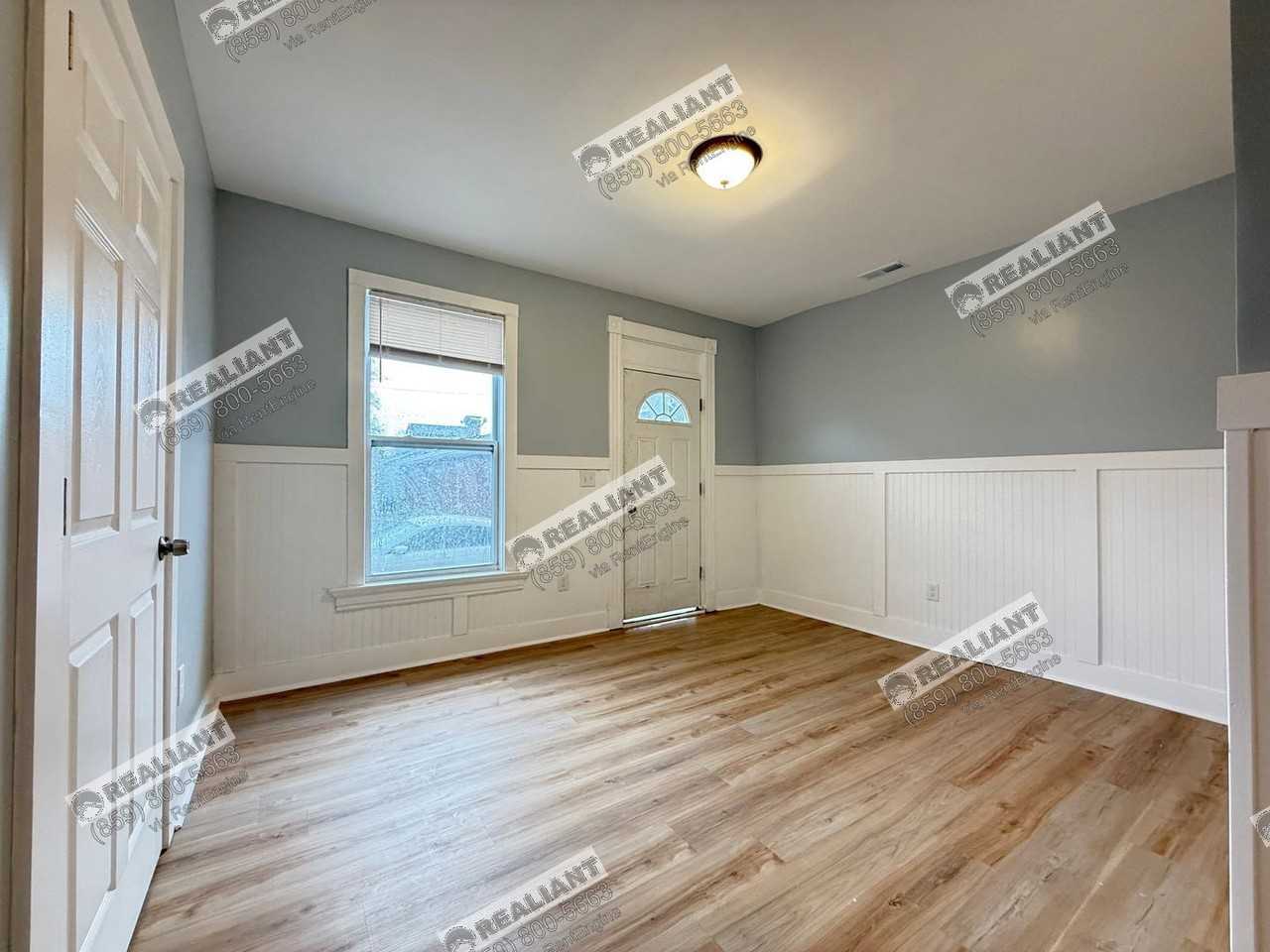 939 Putnam St - Photo 3 of 21