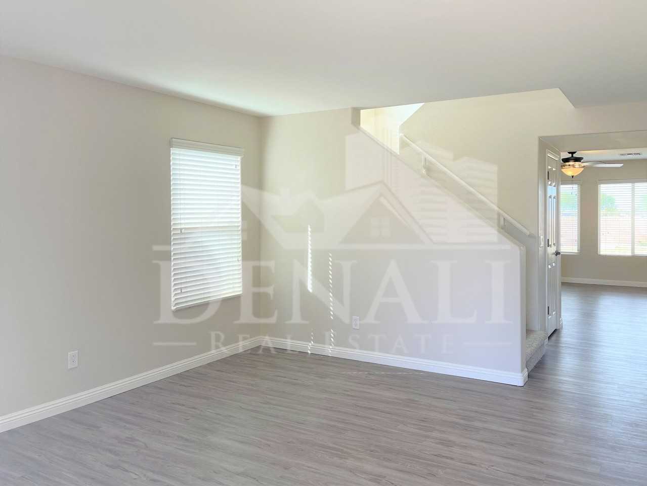 7826 S Peppertree Dr - Photo 2 of 26