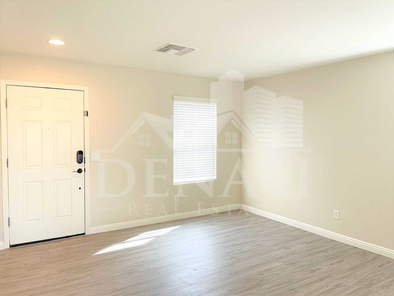 7826 S Peppertree Dr - Photo 3 of 26