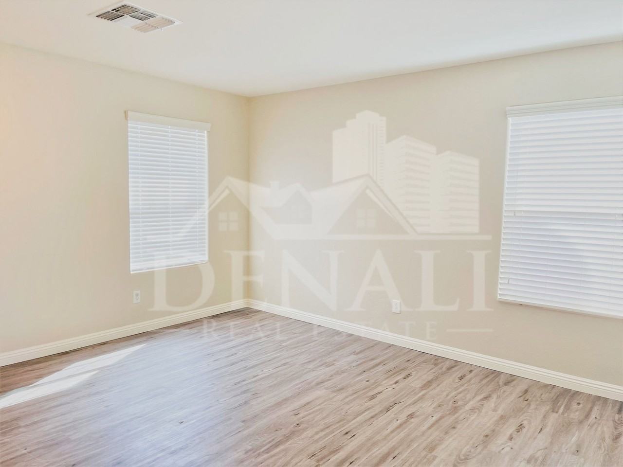 7826 S Peppertree Dr - Photo 4 of 26