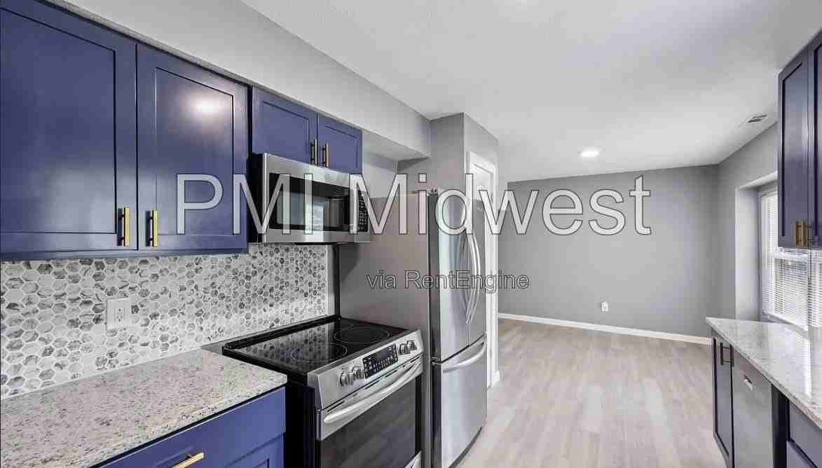 5703 E 17th St - Photo 2 of 3