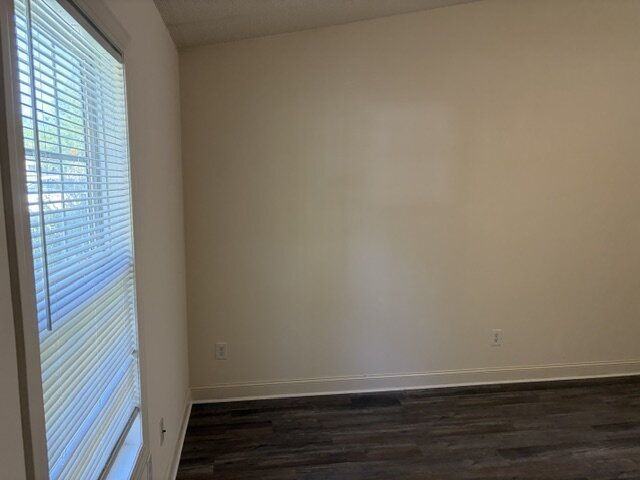 450 Lake Rd #B - Photo 3 of 29