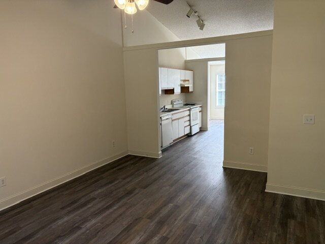 450 Lake Rd #B - Photo 5 of 29