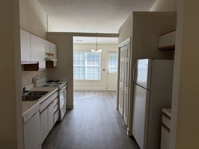 450 Lake Rd #B - Photo 6 of 29