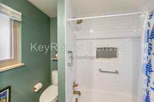 featured image of 4450 Yarrow St