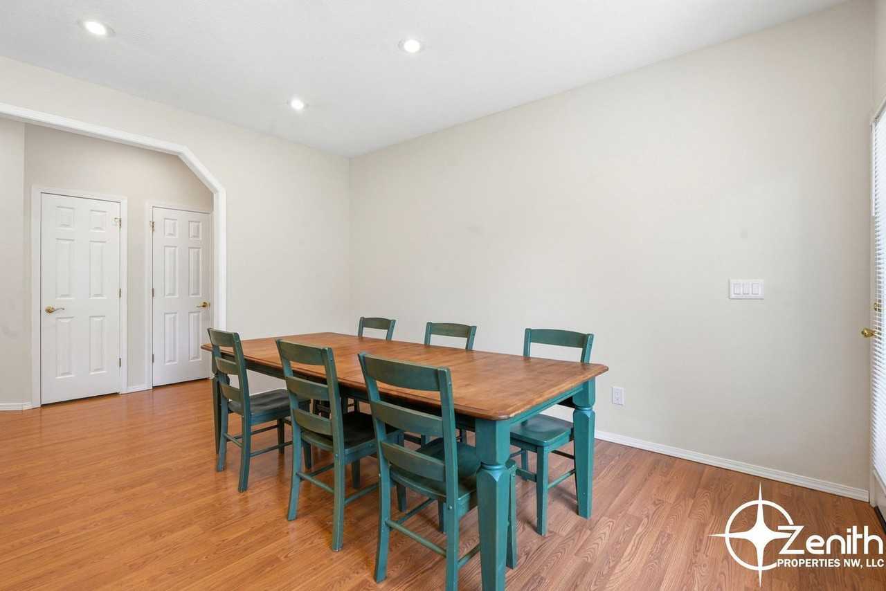 2103 Ne 161st Pl - Photo 5 of 39