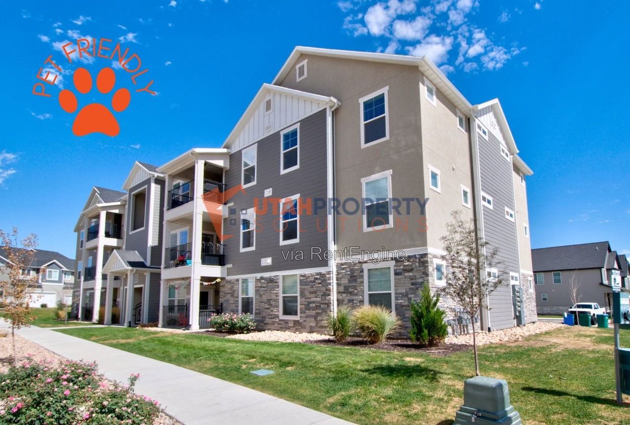 1152 N West Rim Dr #201